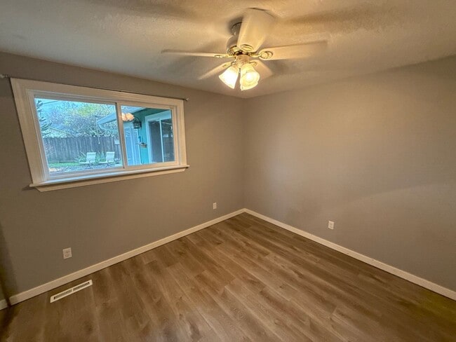 Building Photo - 3677 Carmelle Ct NE