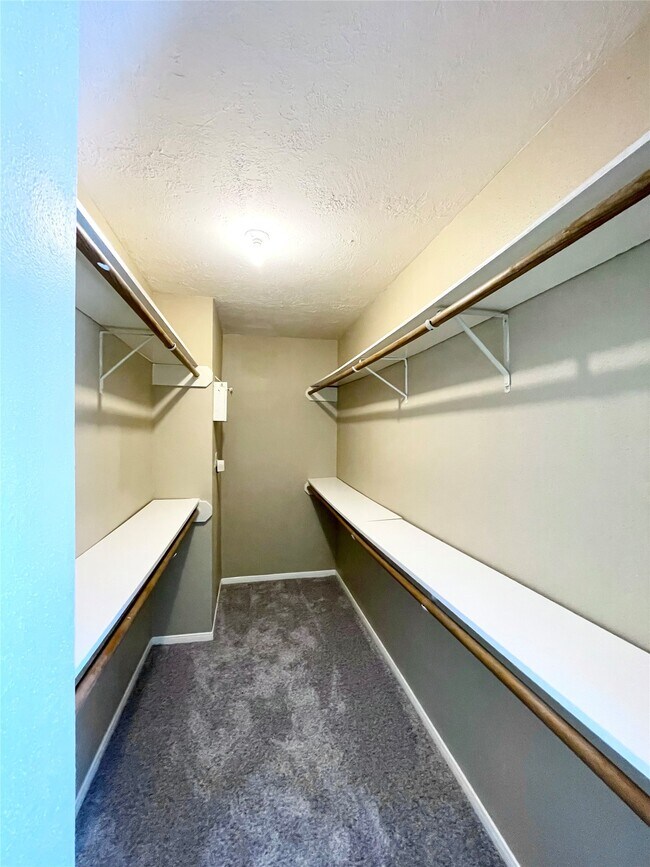 Building Photo - 15006 Elmont Dr