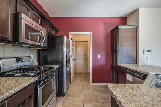 Building Photo - STYLISH NORTHEAST EL PASO HOME FOR RENT