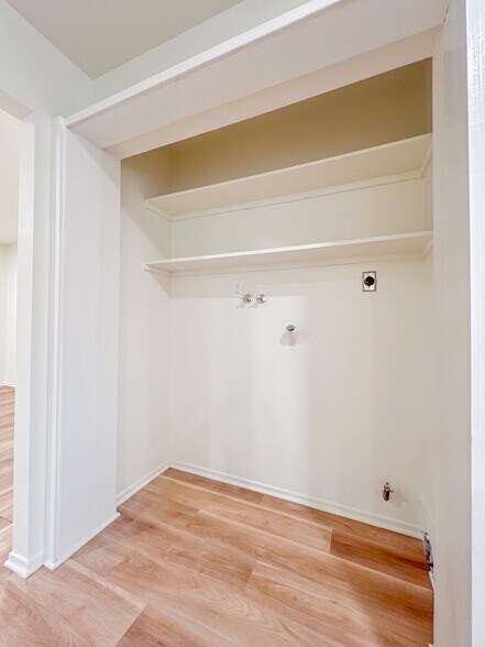 Building Photo - 2703 N Dell St