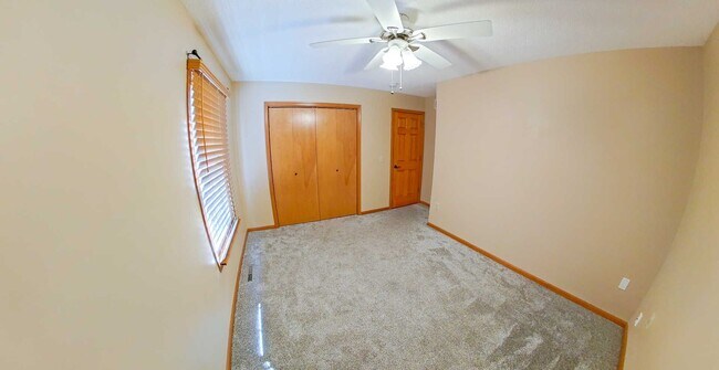 Building Photo - Gorgeous West Side Home with Garage + Fenc...