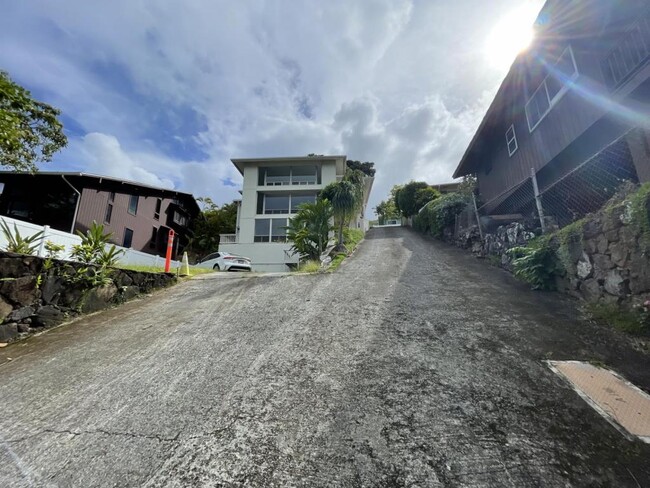 Building Photo - 47-218 Kamehameha Hwy 3rd floor