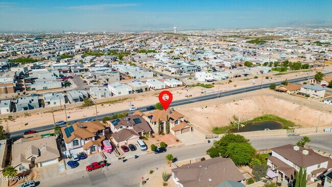 Building Photo - 695 Paseo del Mar Dr
