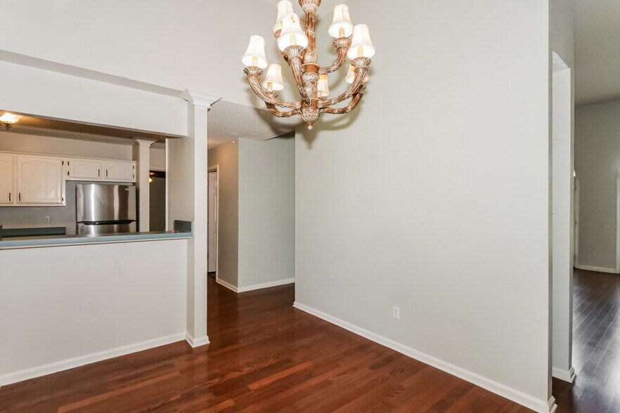 Building Photo - 10102 Fox Hunt Dr