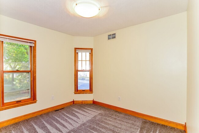 Building Photo - 440-442 4th Street NE