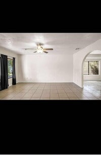 Building Photo - 1241 East Ave