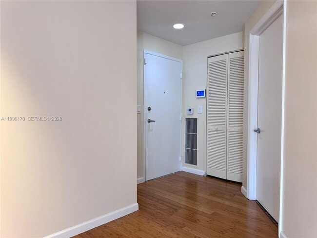 Building Photo - 5970 Indian Creek Dr