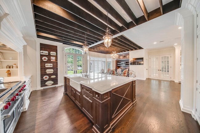 Building Photo - 51 Chestnut Ridge Rd