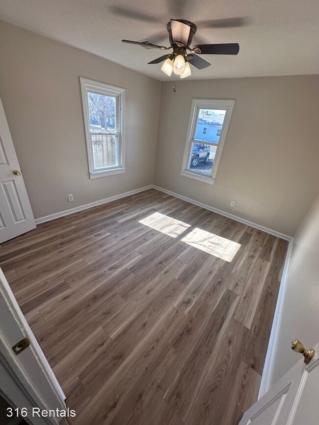 Building Photo - 3 br, 1 bath House - 806 S Beverly Dr