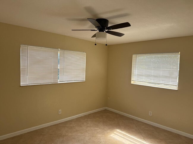 Building Photo - 4524 SW 54th St