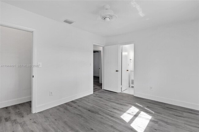 Building Photo - 5215 SW 128th Ave