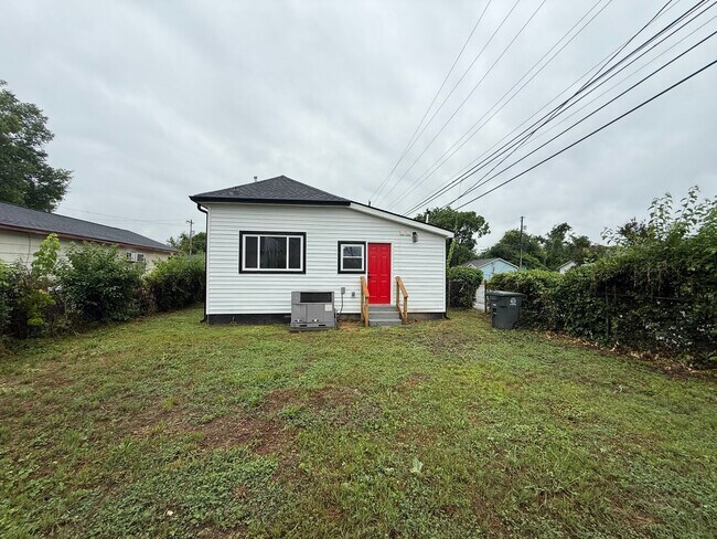Building Photo - Modern Renovated Home in the Heart of Chattanooga 3 Bed 2 Bath!