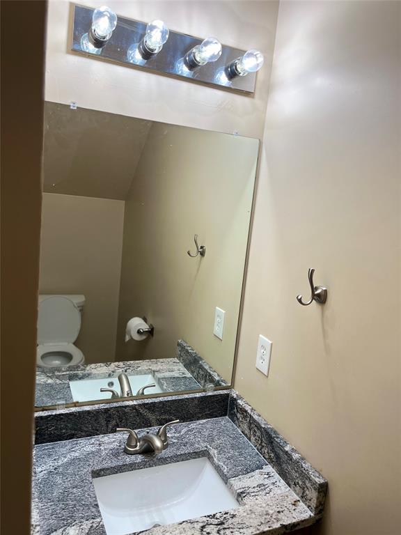 Building Photo - 2528 Sawyer Dr