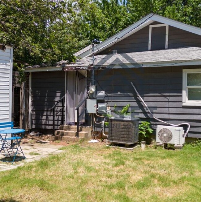 Building Photo - 2-Bed Furnished or Unfurnished The Choice Is Yours!