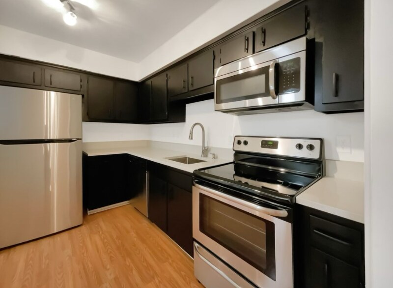 Building Photo - 555 N Dupont Ave