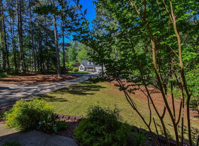 Building Photo - 66 Forest Pond Rd
