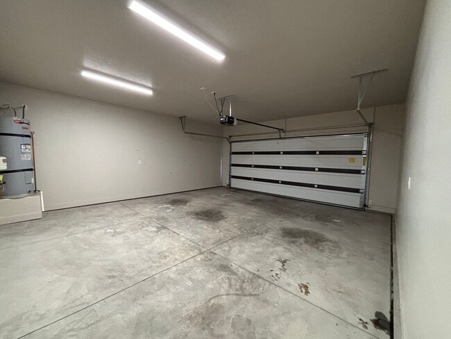 Building Photo - 2675 E 450 N