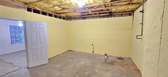 Building Photo - 610 James Ridge Dr