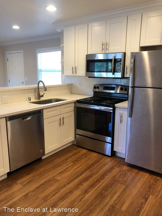 Building Photo - 1981 St Lawrence Dr