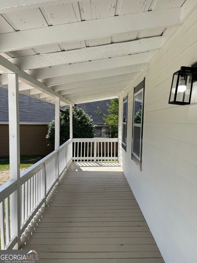 Building Photo - 235 Deerfield Dr