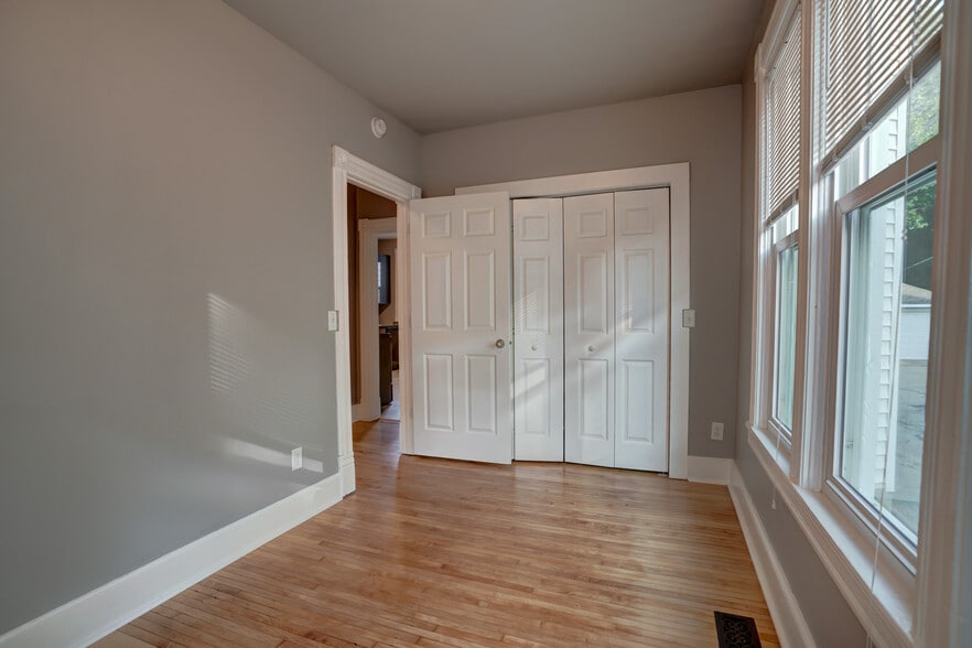 Building Photo - 538 W Wilson St