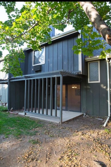 Building Photo - 801 E Drake Rd