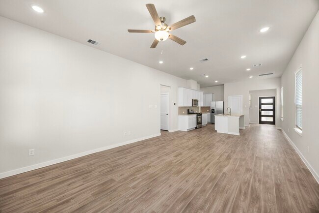 Building Photo - 12535 Llano Estacado Dr