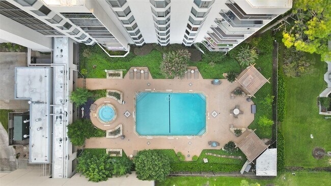 Building Photo - 661 Bering Dr