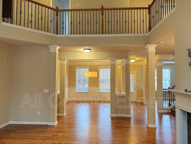 Building Photo - 5005 Shiloh Crossing Way