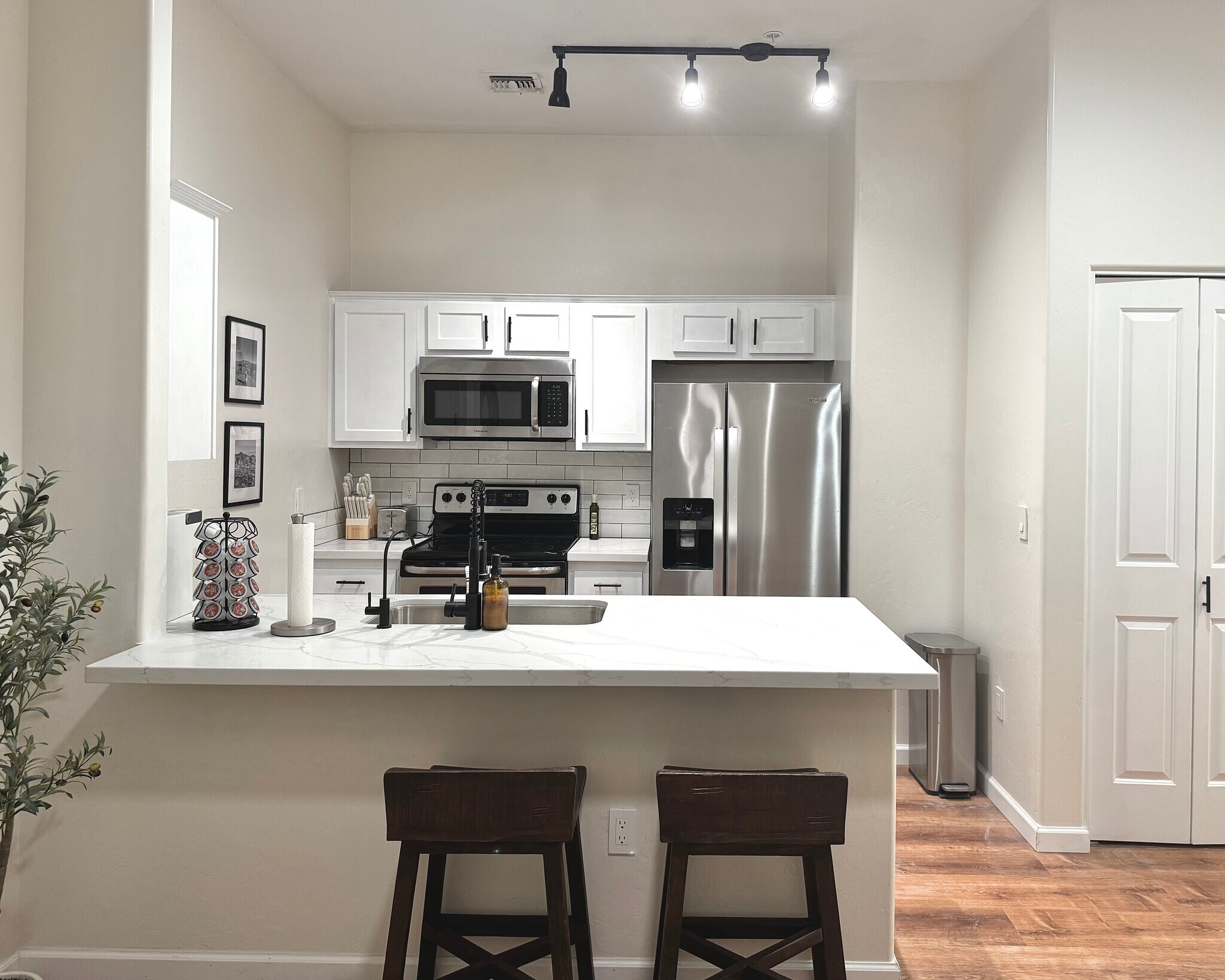 Building Photo - 2024 E River Rd