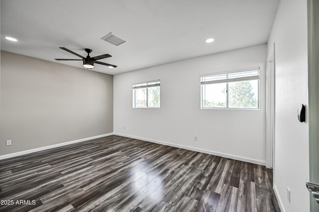 Building Photo - 5761 W Cholla St