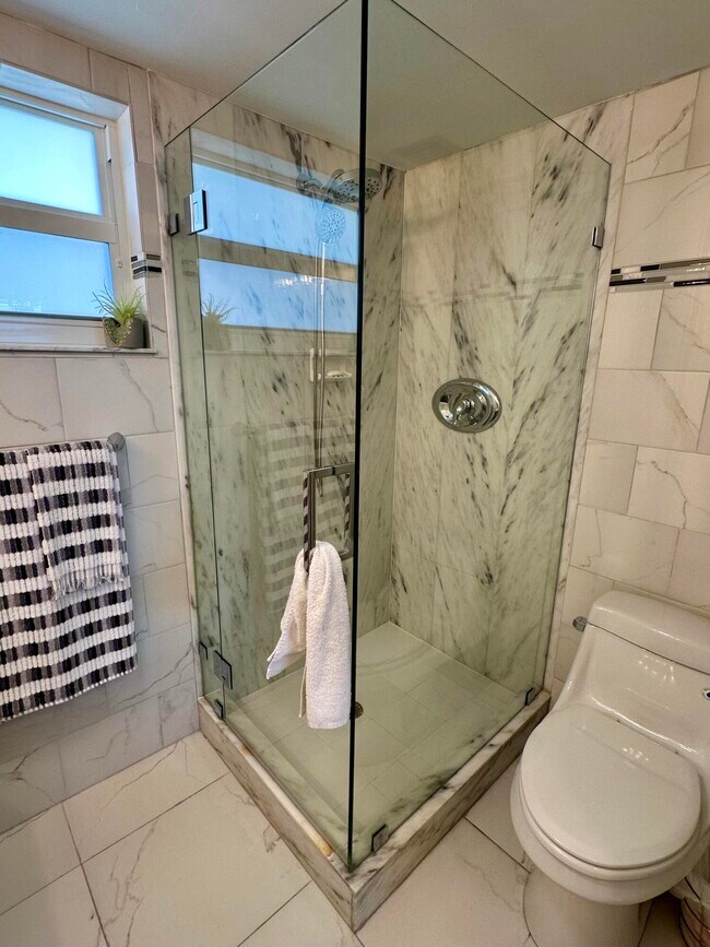 Building Photo - 201 N Ocean Blvd