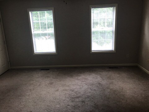 Building Photo - 523 Woods Dr