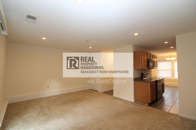 Building Photo - 4 Waverly Dr