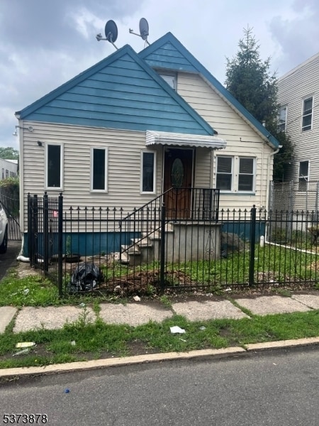 Primary Photo - 35 Chestnut Ave