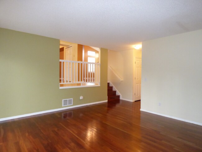 Building Photo - Fabulous Highlands Ranch Home!