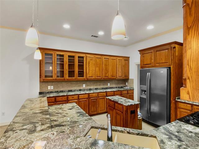 Building Photo - 612 Olympic