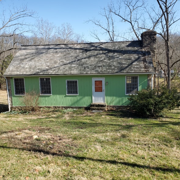 Building Photo - 1098 Creek Rd