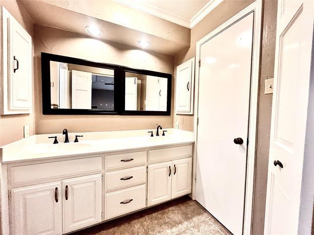 Building Photo - 15555 Mosscove Cir