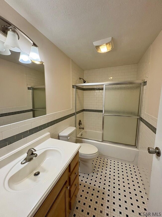 Building Photo - 427 Devon Dr