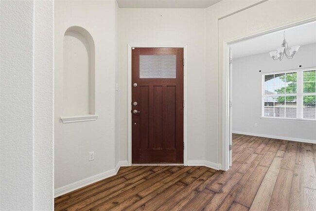 Building Photo - 339 Sycamore St