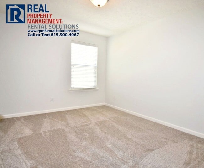 Building Photo - Amazing 3BR/2.5BA Mboro townhome 1mi from I-24! Triple Blackman Schools!