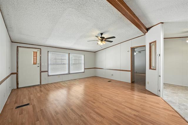 Building Photo - 431 Country Living Dr