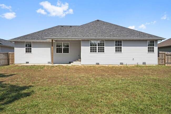 Building Photo - 270 Hickory Hills St