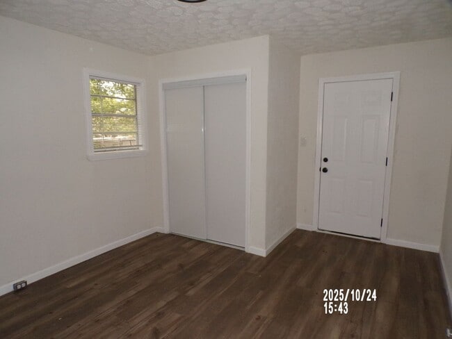 Building Photo - Fantastic redo