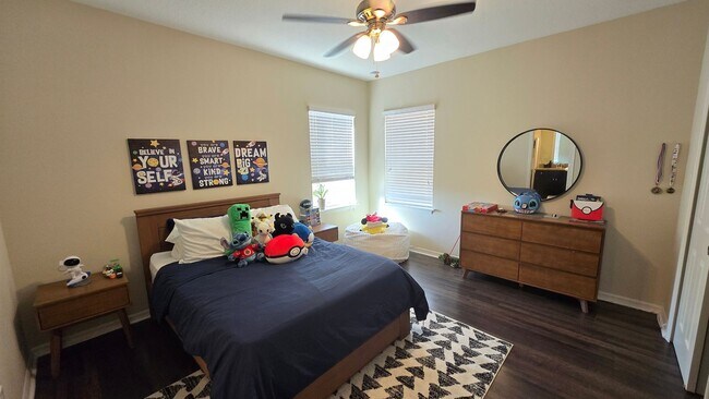 Building Photo - Beautiful 4 Bed / 3.5 Bath Home ~ Available April 1st + Incentive!