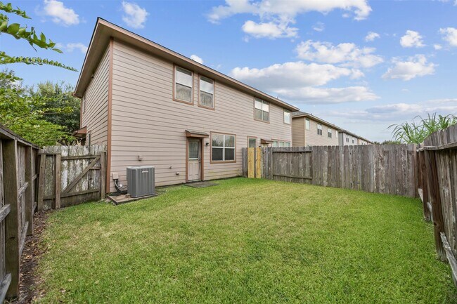 Building Photo - 2765 Maybrook Hollow Ln