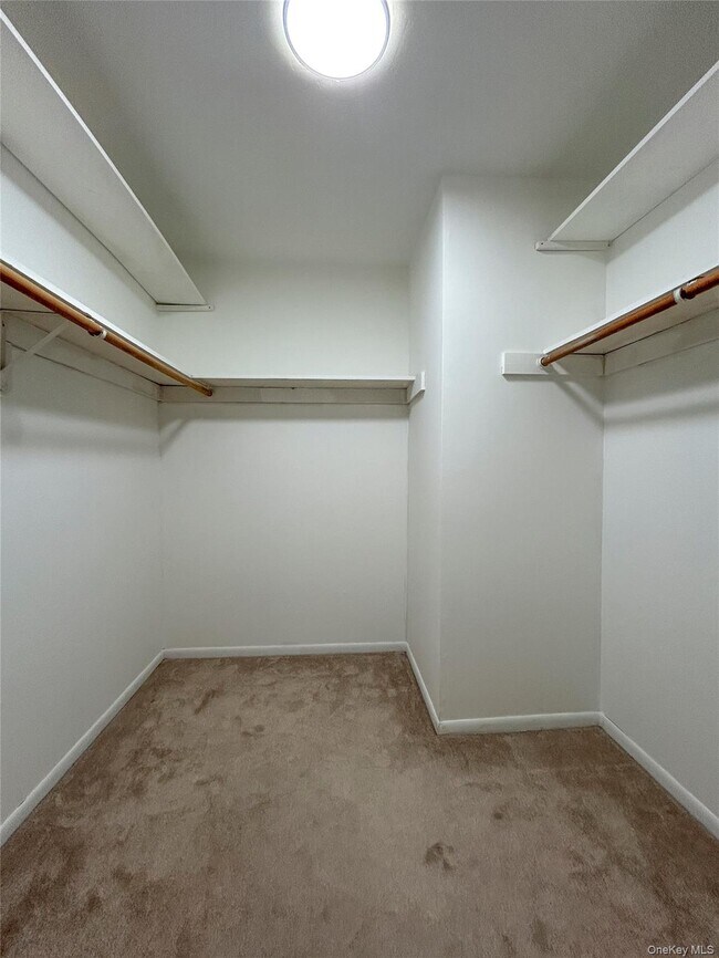 Building Photo - 5 Loudon Dr