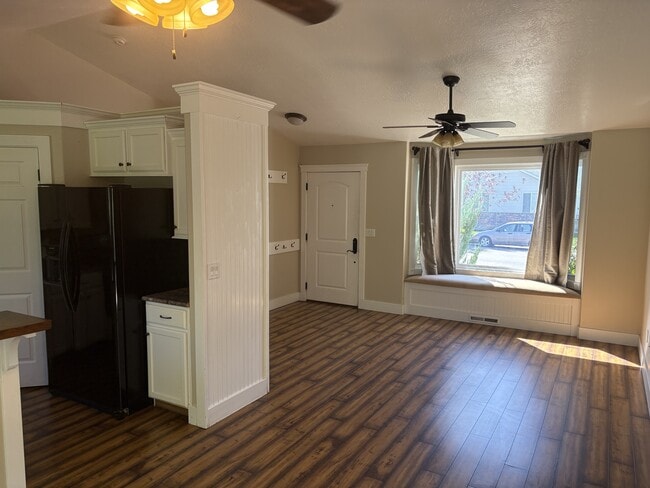 Building Photo - 75 Mountain Valley Ct