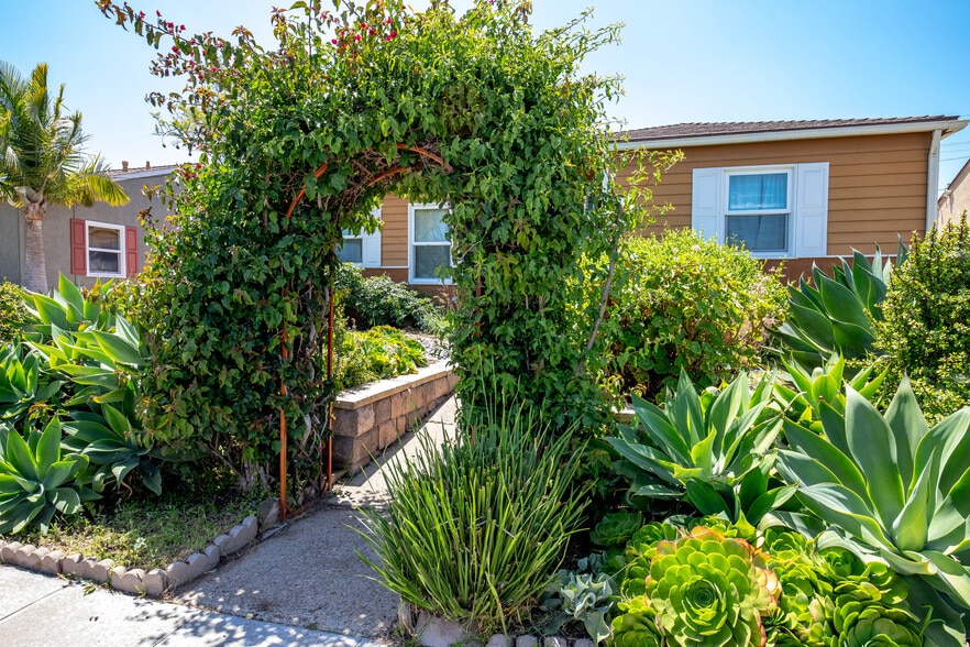 Main house on property - 4250 E Overlook Dr